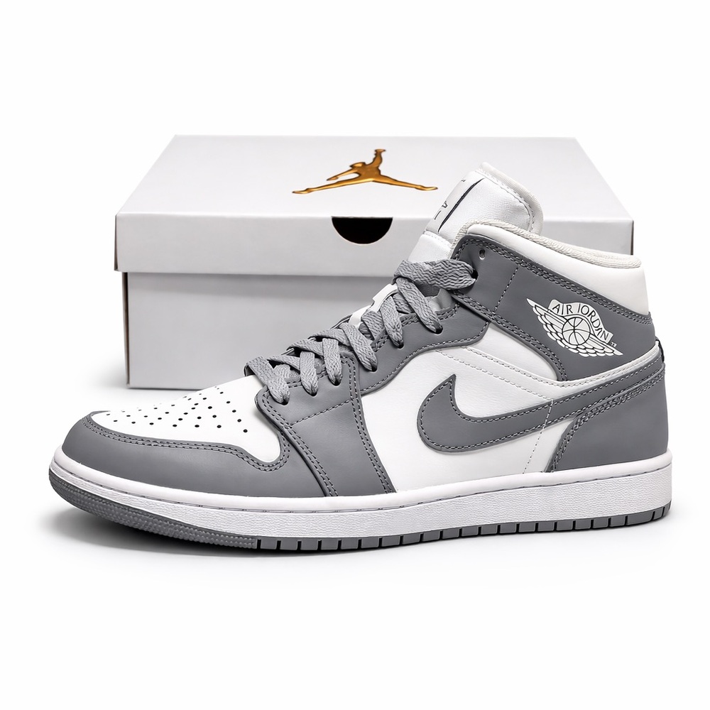 🔥 Nike Air Jordan 1 Mid Light Smoke Grey Women’s 10‎ / Men’s 8.5 Clean w/ Box